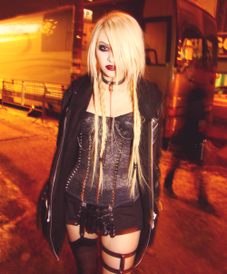 36/100 Pictures Of Taylor Momsen