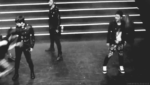 blondejongin:  kaisoo moment @ Angel performance 