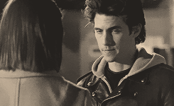 mileysliam:rory/jess + goodbyes