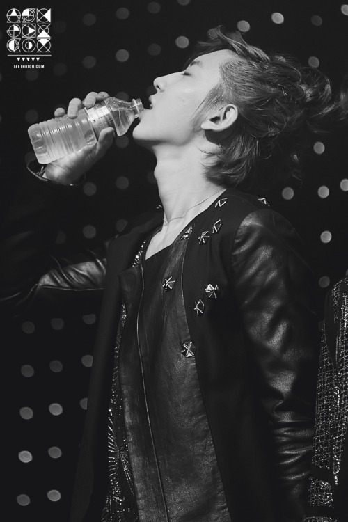 shoot–anonymous:  omg lol chanyeol…..omg chanyeol….OMG. HAHA OMG. I CANT EVEN LAUGH ATM!  