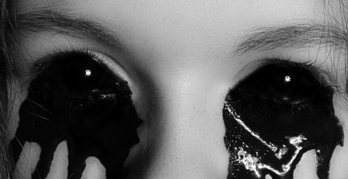 burning-in-the-smoke:  &ldquo;Shh..Shh…Don’t Cry&rdquo; twitter if you