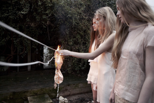 zoeti-c: starhy: beyondthewater: ⭐electric-wish: not quite sure why she’s burning her bra but 