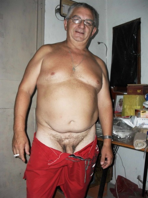 http://senioretgay2.tumblr.com/post/25789056063