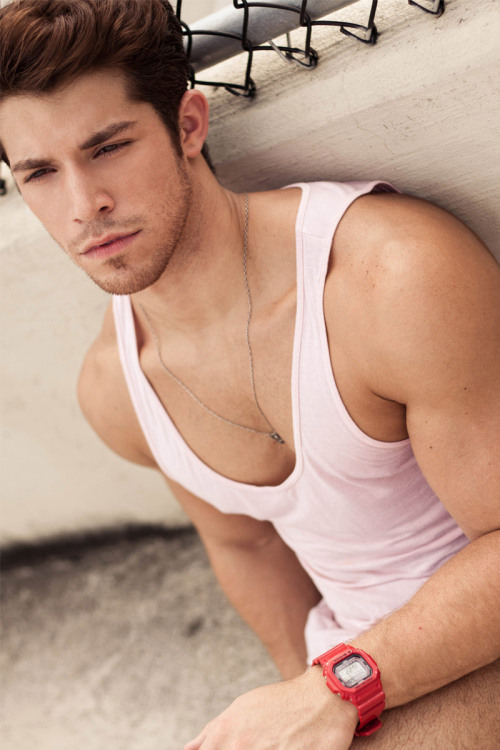 wowmantumblr:  Julian Gabriel