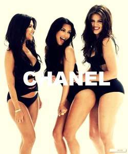Tout simplement. Kardashian sisters.
