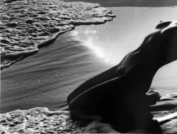 themindgame:  NU DE LA PLAGE, CAMARGUE, 1972 LUCIEN CLERGUE 