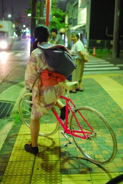 pedalfar:  毎年、この画像が流れてくると「もうすぐ夏だなぁ」と思う。元画像は下のリンク。