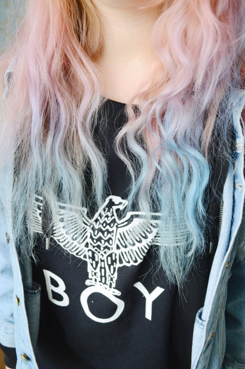 crystalkittens:  h4zardous—soul:  Grunge Blog here =DD  http://crystalkittens.tumblr.com/ 