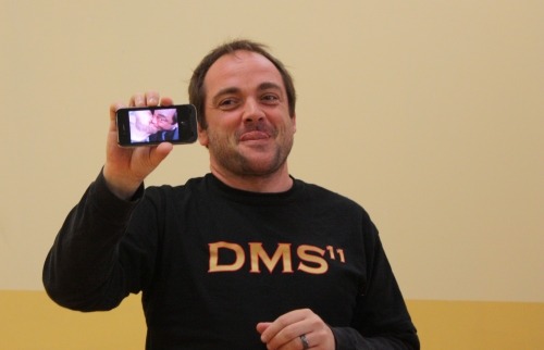 pastelcastiel:  Mark Sheppard has two version of the Bobby&Crowley kiss saved on his personal phone. 
