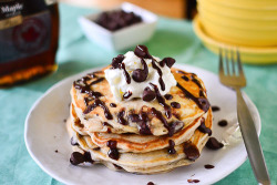 phoods:  (via Banana Chocolate Chip Pancakes | Just Putzing Around