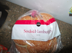 laughfever:  radbutt:  HELLO I’D LIKE TO BUY THESE DELICIOUS SEEDED HAMBURGER buns  shhh its a secret 