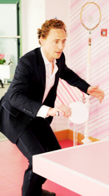 hajinkz:  Tom Hiddleston playing table tennis