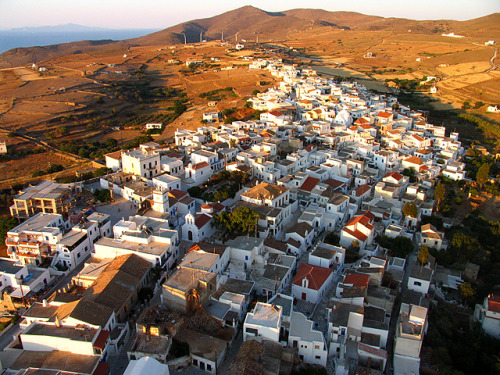 illusionwanderer:Kythnos by Visit Greece on Flickr.Although Kithnos is one of the closest to Attica 