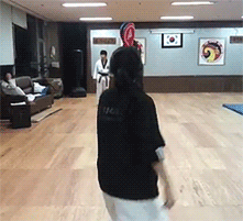 kellymagovern:  Taemi - Cheat 720 kick. 