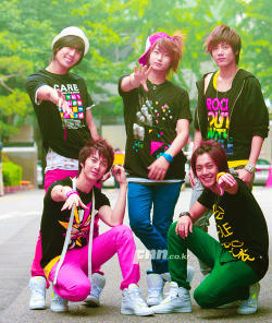 superr-cloud-deactivated2014051:  10-12/50 Pictures of SS501. 