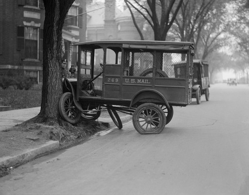 US Mail delivery fail in Boston, c.1910.