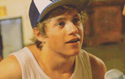 jaweeds-deactivated20130425:  Niall staring into his soul 