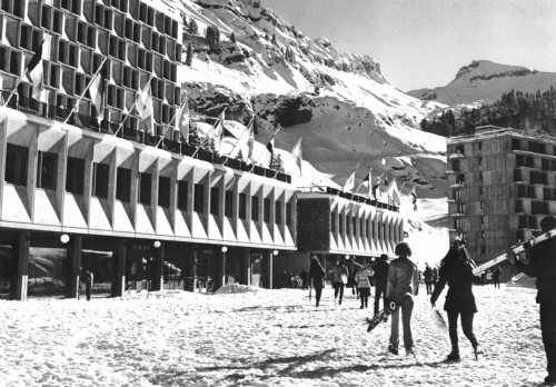 fuckyeahbrutalism: Resort Town Flaine, Haute Savoie, France, 1960-82 (Marcel Breuer &amp; Associ