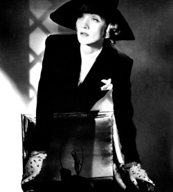 fuckyesmarlenedietrich:  Marlene Dietrich