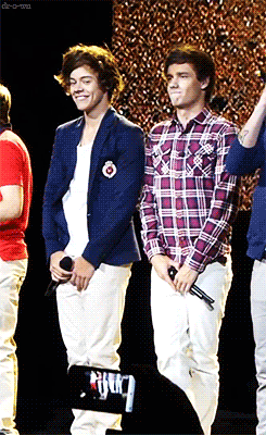 Aww, Poor Liam... But Harry's Face...