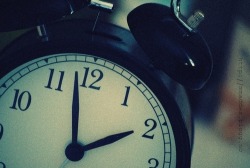  Não existe nada completamente errado no mundo, até mesmo um relógio parado, consegue estar certo duas vezes por dia. 