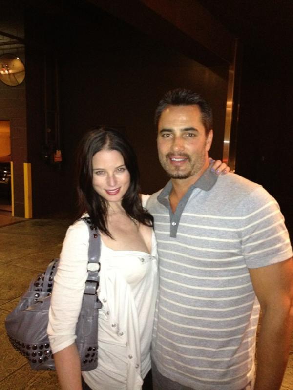 “ yvrshoots:
Continuum’s Rachel Nichols and Victor Webster have a hiatus drink
Photo from Victor Webster’s Twitpic @webstervictor
”
@RachelNichols1: YOU are MY sexy partner. Good seeing you! “@webstervictor: Having a hiatus drink with my sexy partner...