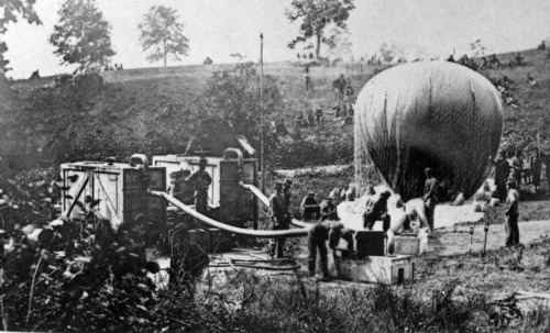 Thaddeus S.C. Lowe&rsquo;s observation balloon &ldquo;Intrepid&rdquo; being inflated by 