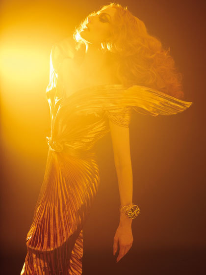 phobs-heh:  Tilda Swinton by Xevi Muntane 