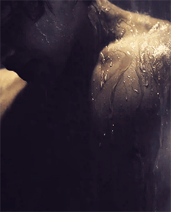leesunkyu-deactivated20130708:  “Huuuuh..huuuhh…huhhhh…em-be-el-ae-que” -tobeinthepinkocean