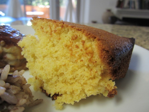 ksteffans:  [Coconut Honey Butter Cornbread] You are going to f*cking die! Next time you’re making cornbread from a prepared mix, make these few tweaks: Substitute regular milk with coconut milk (Thai coconut milk is thicker & better) Add a melted