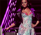 Reblog se você é Lesbian for Demi .