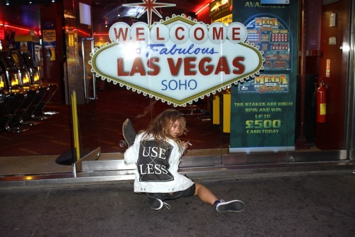 born-on-the-coldest-day:  born-on-the-coldest-day:  click for a grunge blog   click for grunge