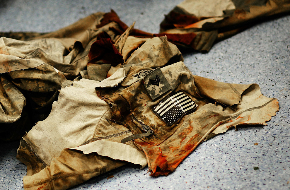 ayyelmayo-deactivated20151109:  The uniform of a U.S. Army soldier lies on the floor