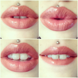 littleblackfoxx:  Gap and big lips.