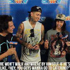 divorcethesky:Jaime: I just recently found out that I hate when people are brushing their teeth and 