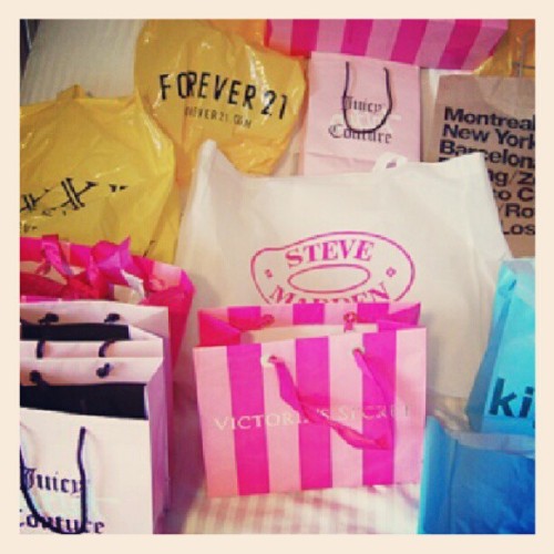 Day 26- where I shop :) shopping shopping shopping :) #photoaday #photoadayjune #shopping (Taken wit