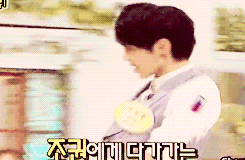 gyuteas-blog:  sungjong dancing to t-ara’s i go crazy because of you 