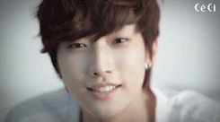  Pretty Leader Jinyoung - Official CeCi TV Bedroom Concert 
