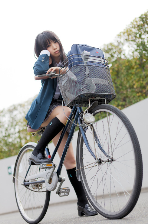 Bike Seifuku - Cosplayer Enako 
