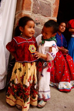 huaracheblog:  Huichol Children in Huejuquilla 