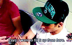  Liam knowing every inch of Zayn’s tattoos…even the hidden ones. [x] 