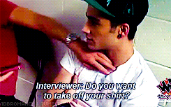  Liam knowing every inch of Zayn’s tattoos…even the hidden ones. [x] 
