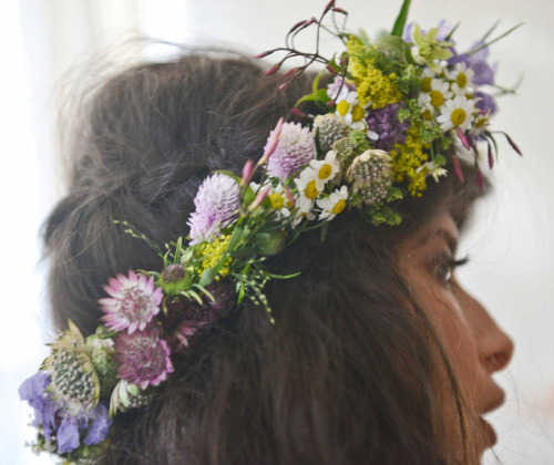 astrolily:  f l o w e r s i n h e r h a i r ❀ 