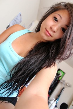 fuckyeahhsexyasians:  hi :) http://itsamandatran.tumblr.com/