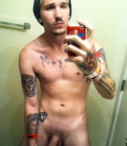 troyisnaked:  seriously hot follower submission