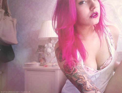 Boobs, pls?