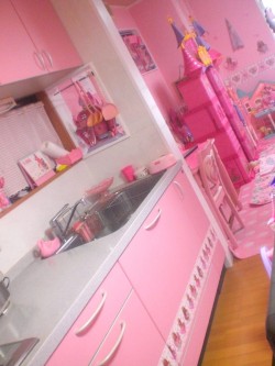 babypinkprincess:  Can I please live here?