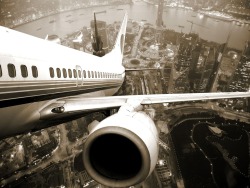 tripudios:  Airplane take off from Shanghai 