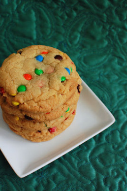 gastrogirl:  giant m&m cookies. 