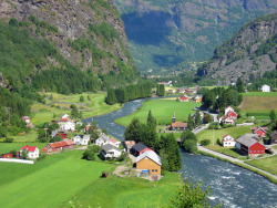 Khal-E-E-S-I:  Doorwaytoeurope:  Flam, Norway